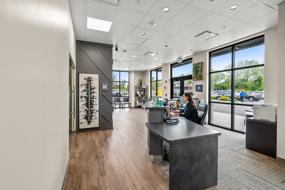 A7_00026_1865-S-Clinton(interior,chiro)_lwrz-min