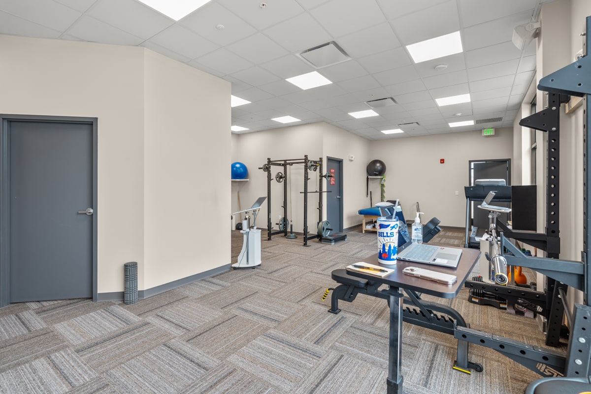 A7_00051_1865-S-Clinton(interior,chiro)_lwrz-min