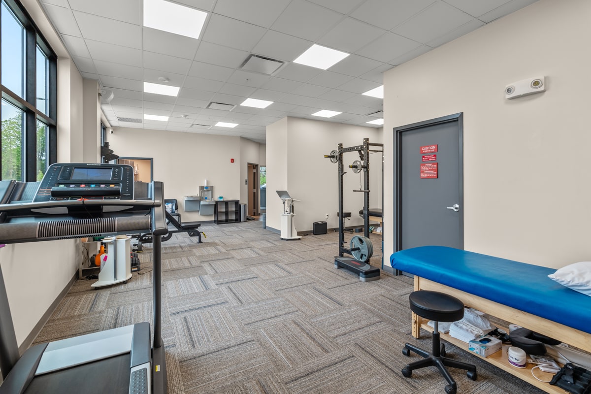 A7_00056_1865-S-Clinton(interior,chiro)_lwrz-min