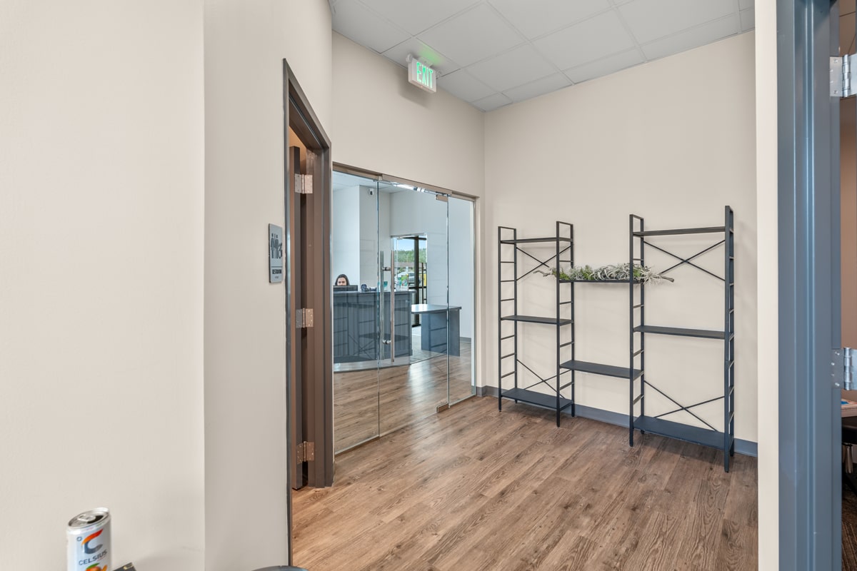 A7_00065_1865-S-Clinton(interior,chiro)_lwrz-min